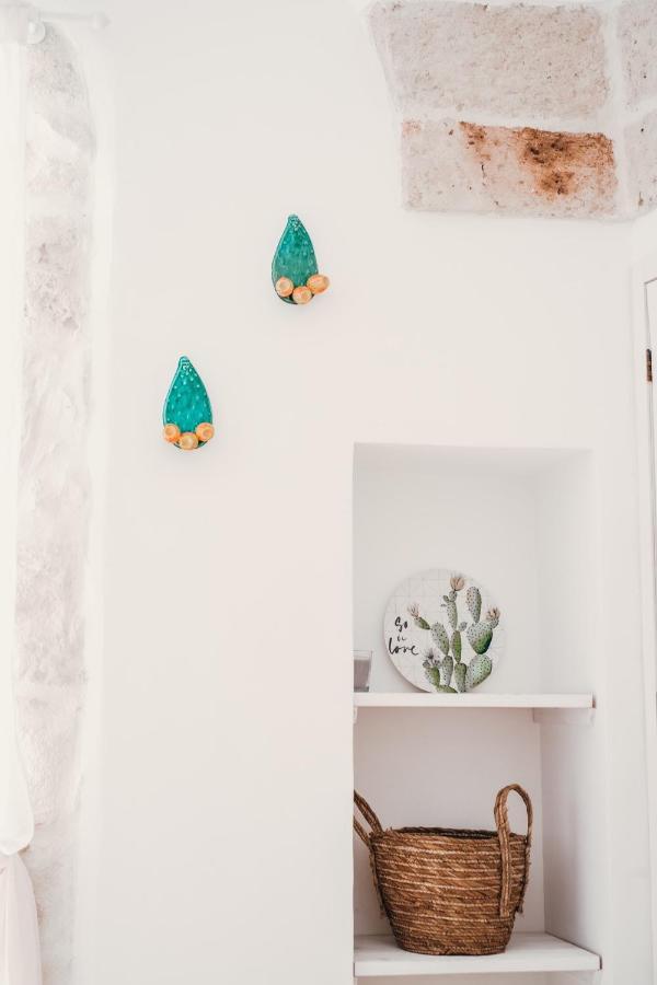 Tetti Bianchi - Deva'S Suite Home Ostuni Exterior photo