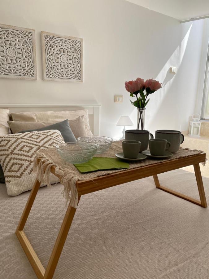 Tetti Bianchi - Deva'S Suite Home Ostuni Exterior photo