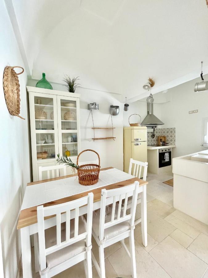 Tetti Bianchi - Deva'S Suite Home Ostuni Exterior photo